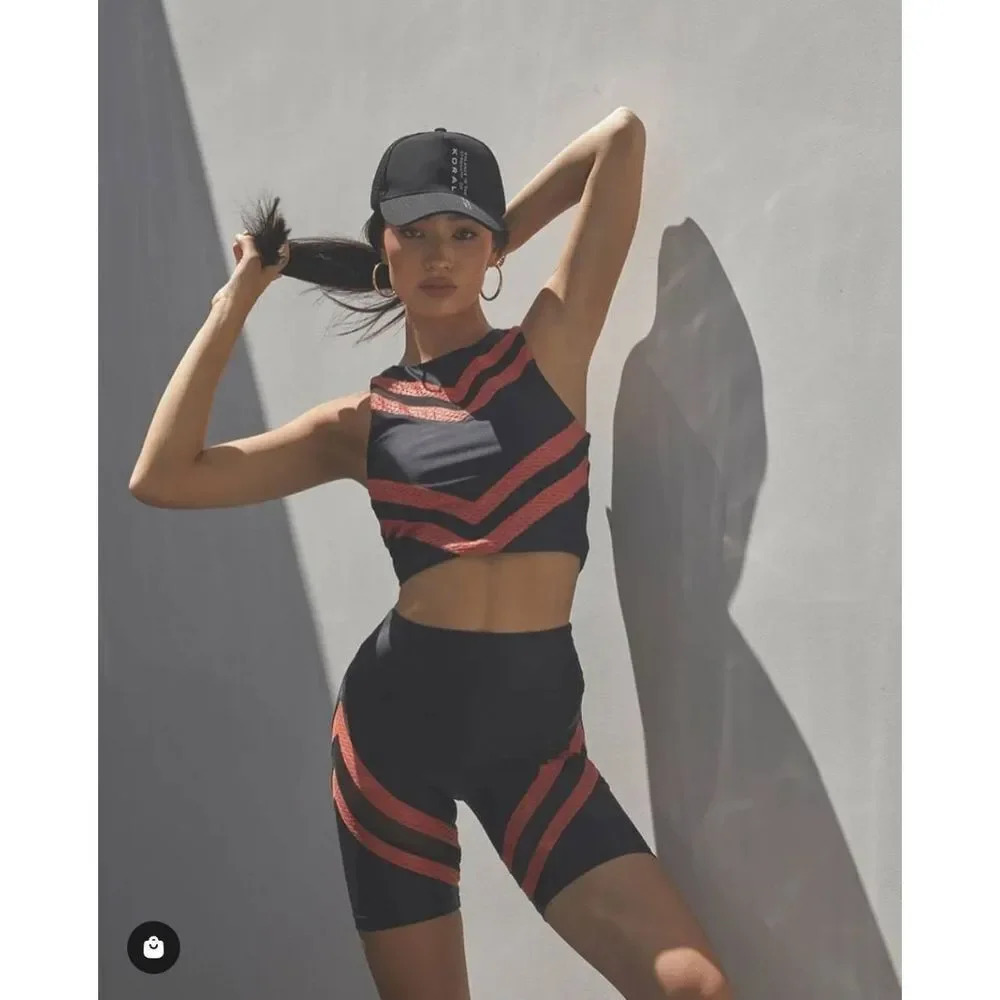 Koral Blackout® Energy Crop Top - Black/Spicy Isle Size Small